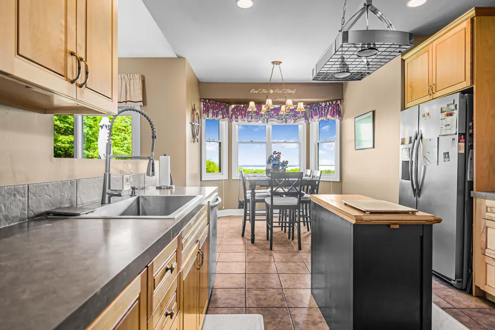 8562 W Woodridge Drive Mears, MI 49436