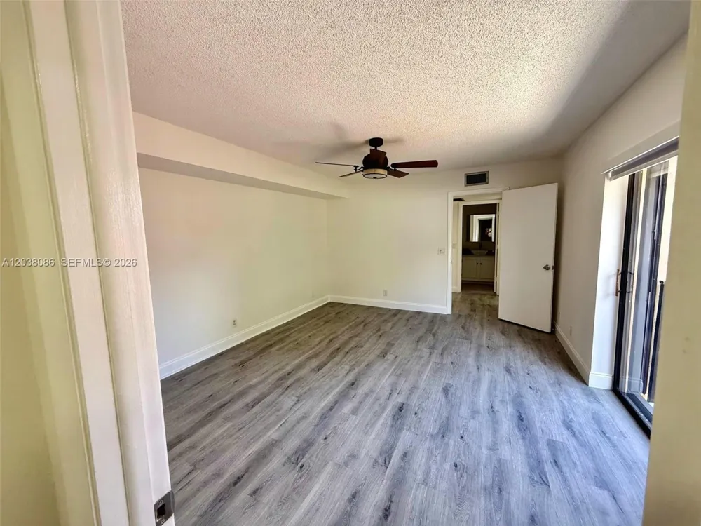 2565 Garden Ct Cooper City, FL 33026
