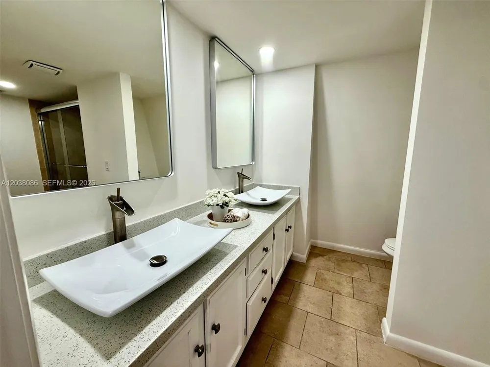 2565 Garden Ct Cooper City, FL 33026