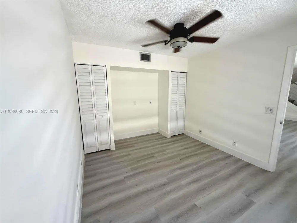 2565 Garden Ct Cooper City, FL 33026