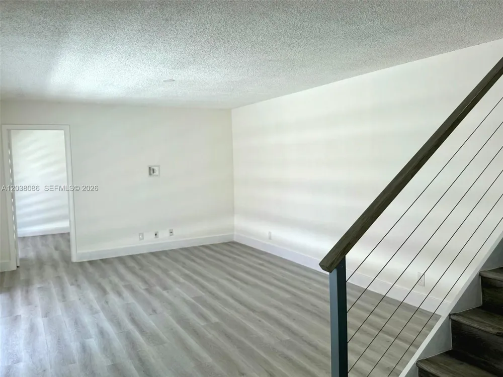 2565 Garden Ct Cooper City, FL 33026