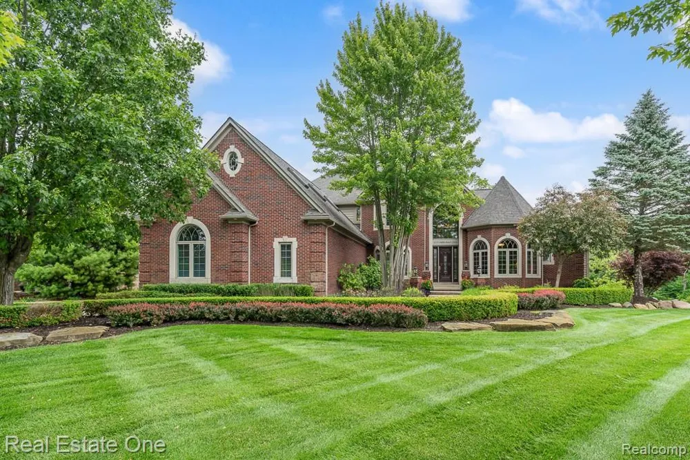 2737 Pebble Beach Drive Oakland Charter Township, MI 48363