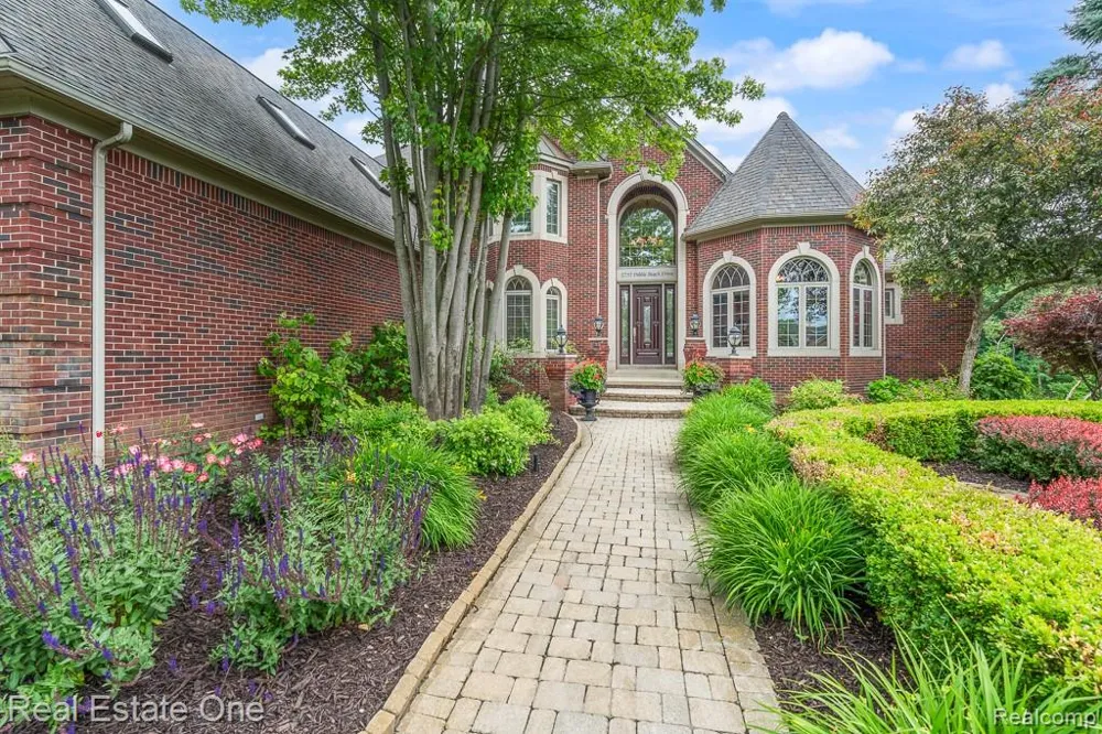 2737 Pebble Beach Drive Oakland Charter Township, MI 48363