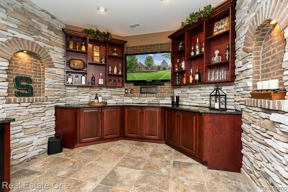 2737 Pebble Beach Drive Oakland Charter Township, MI 48363