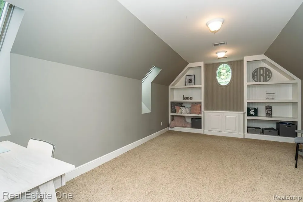 2737 Pebble Beach Drive Oakland Charter Township, MI 48363
