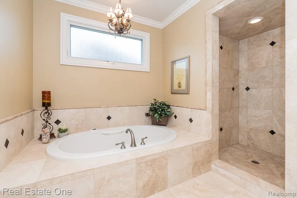 2737 Pebble Beach Drive Oakland Charter Township, MI 48363