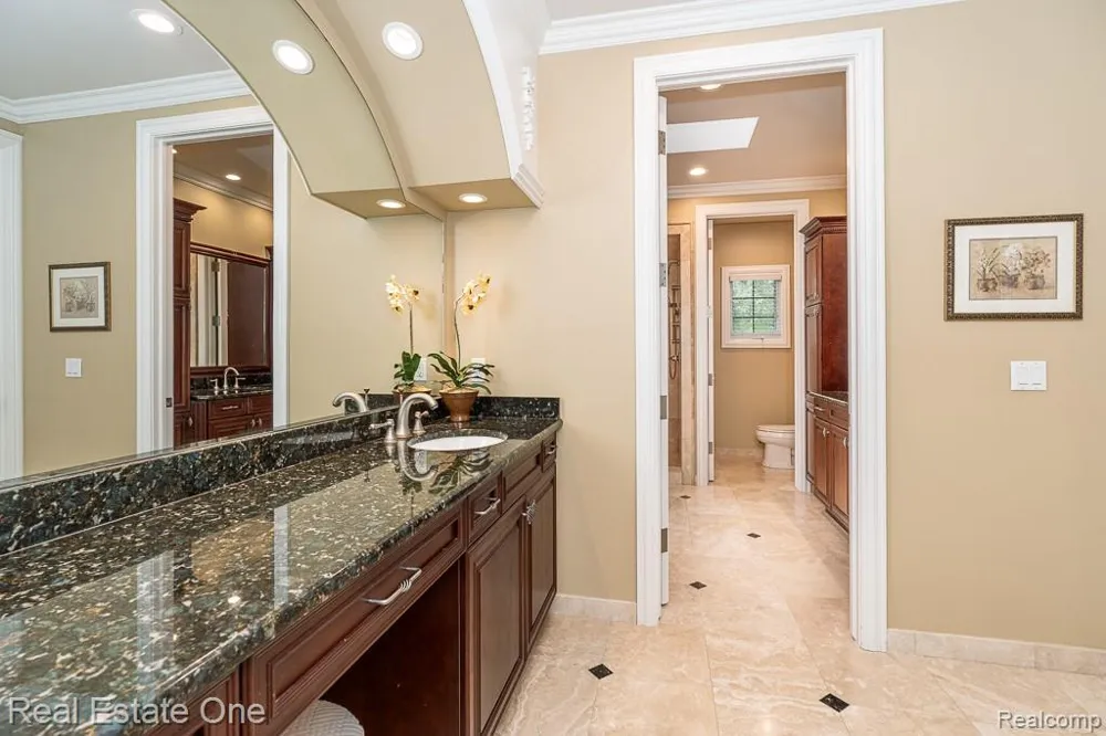2737 Pebble Beach Drive Oakland Charter Township, MI 48363