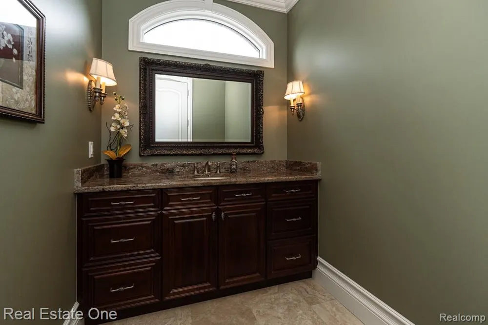 2737 Pebble Beach Drive Oakland Charter Township, MI 48363