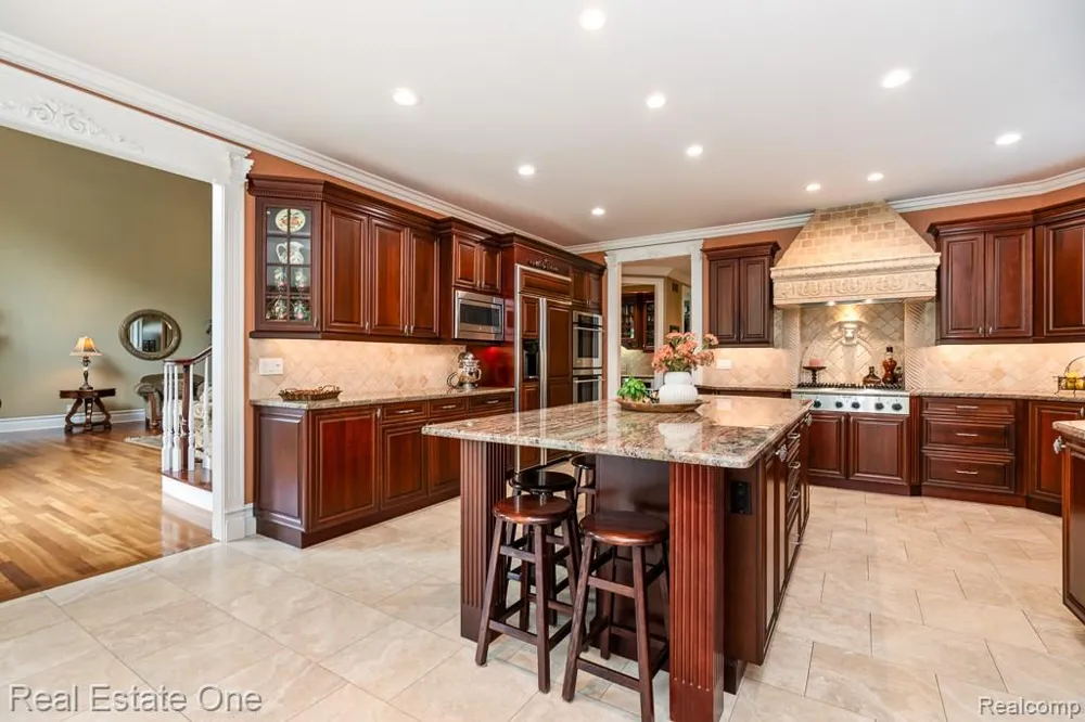 2737 Pebble Beach Drive Oakland Charter Township, MI 48363