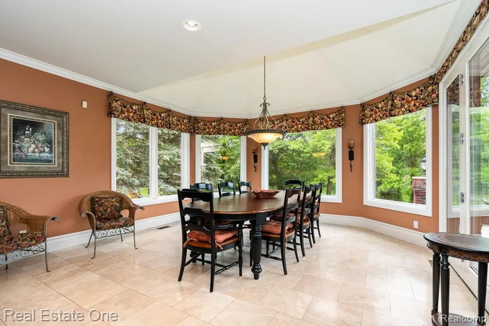 2737 Pebble Beach Drive Oakland Charter Township, MI 48363