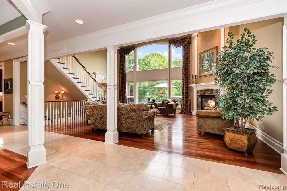 2737 Pebble Beach Drive Oakland Charter Township, MI 48363