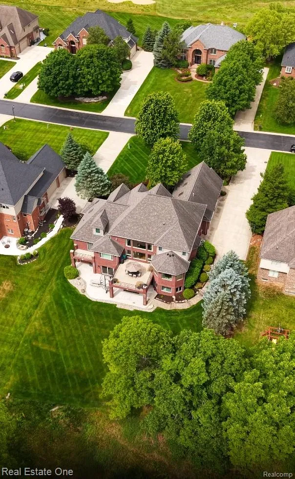 2737 Pebble Beach Drive Oakland Charter Township, MI 48363