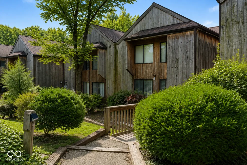 9525 S Pointe Lasalles Drive S Bloomington, IN 47401