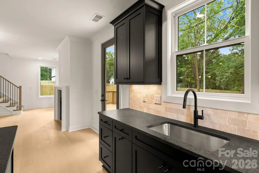 3031 Mathis Drive Charlotte, NC 28208