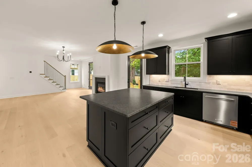 3031 Mathis Drive Charlotte, NC 28208