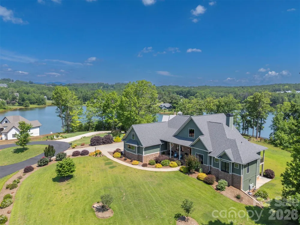 398 Mapleton Lane Columbus, NC 28722