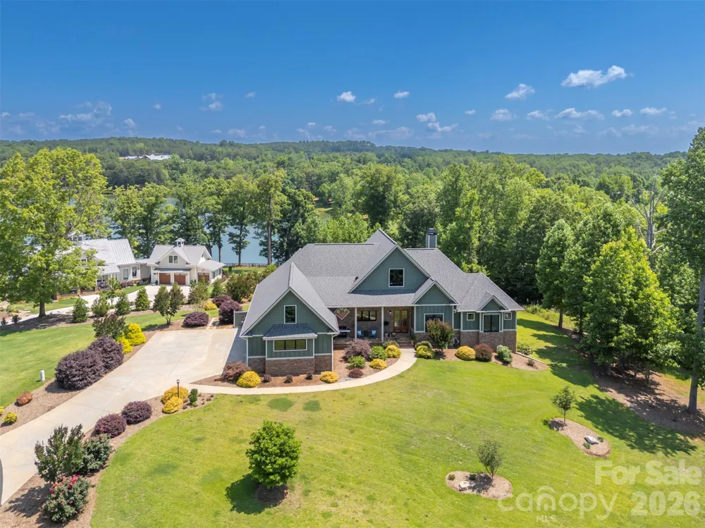 398 Mapleton Lane Columbus, NC 28722
