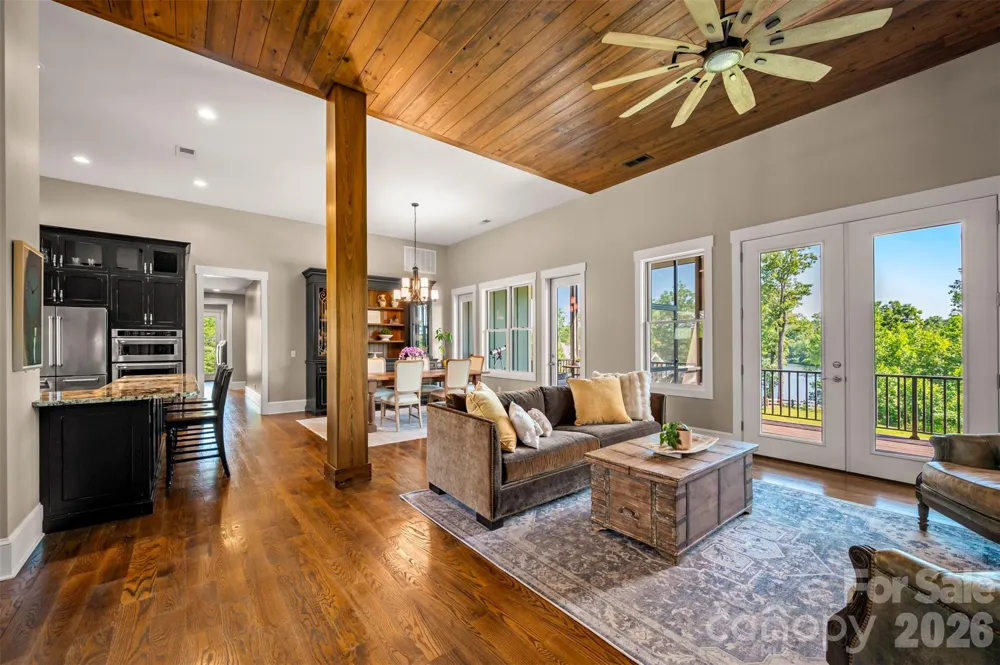 398 Mapleton Lane Columbus, NC 28722