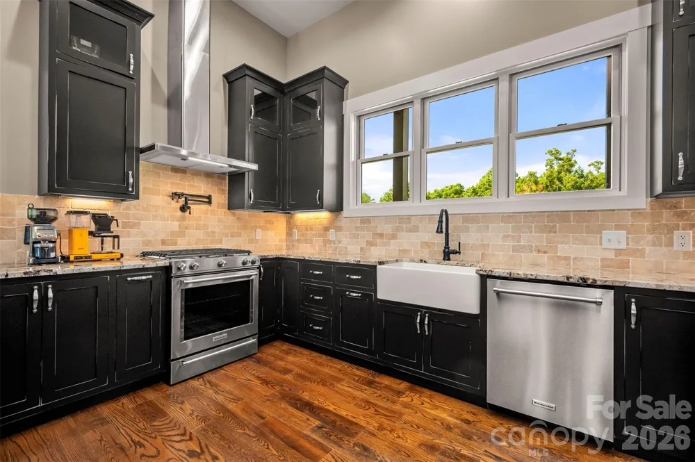 398 Mapleton Lane Columbus, NC 28722