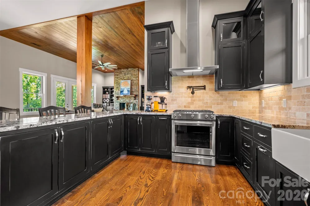 398 Mapleton Lane Columbus, NC 28722