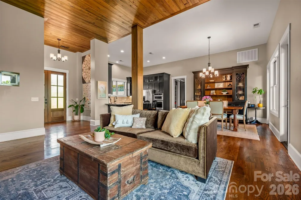 398 Mapleton Lane Columbus, NC 28722