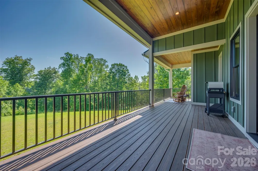 398 Mapleton Lane Columbus, NC 28722