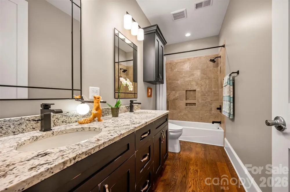 398 Mapleton Lane Columbus, NC 28722