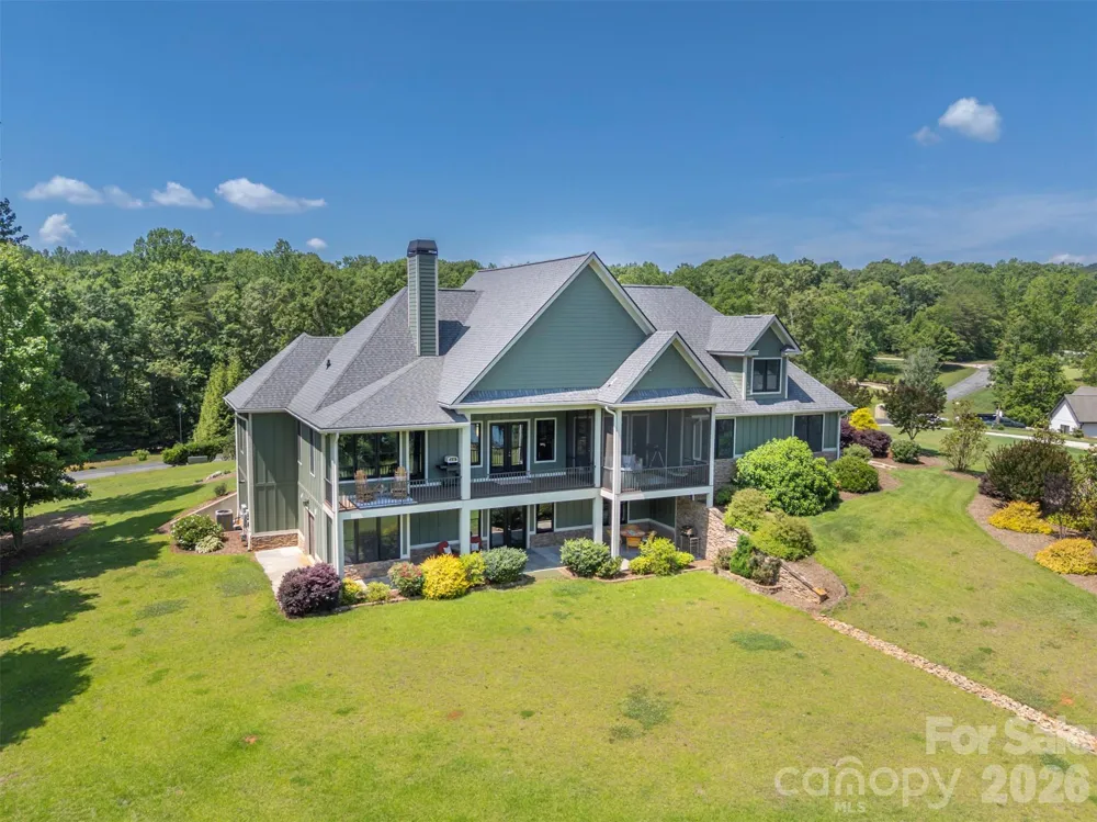 398 Mapleton Lane Columbus, NC 28722