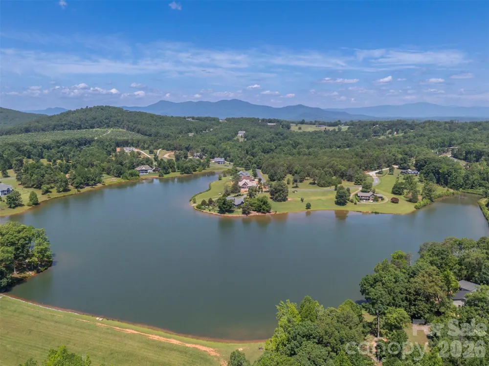 398 Mapleton Lane Columbus, NC 28722