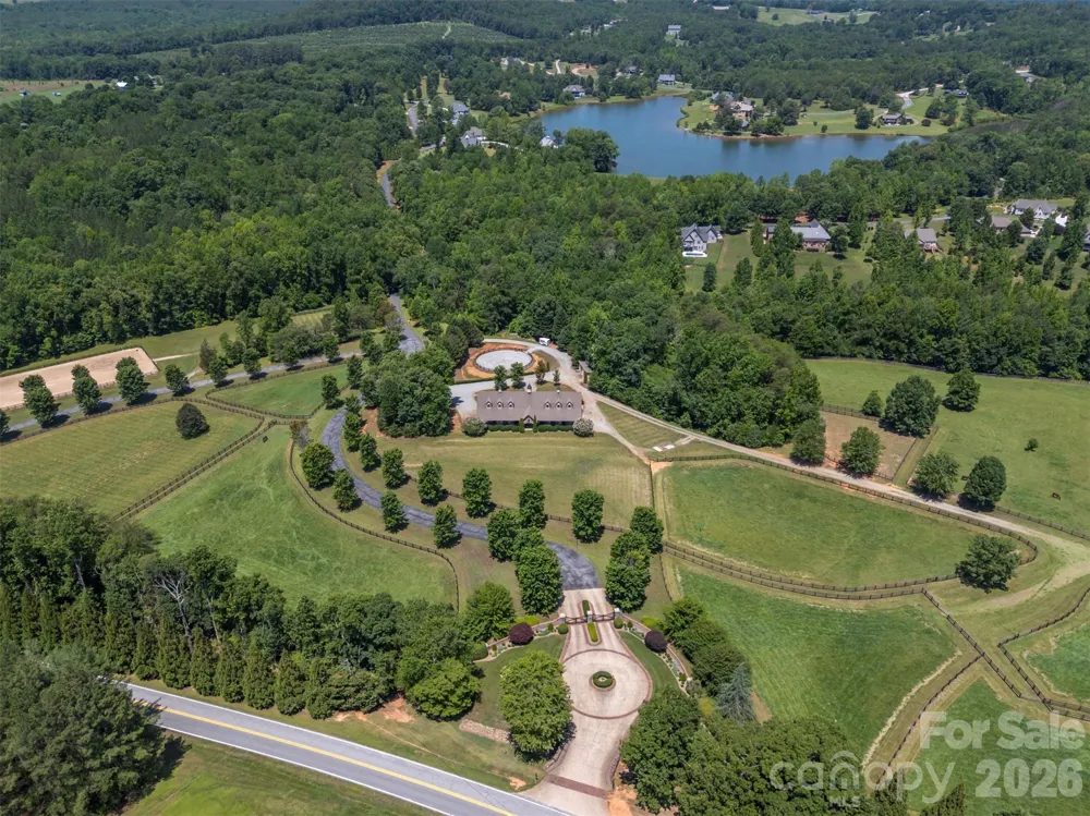 398 Mapleton Lane Columbus, NC 28722