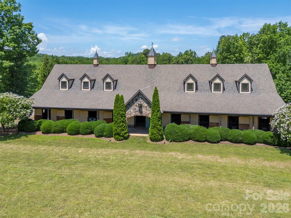 398 Mapleton Lane Columbus, NC 28722