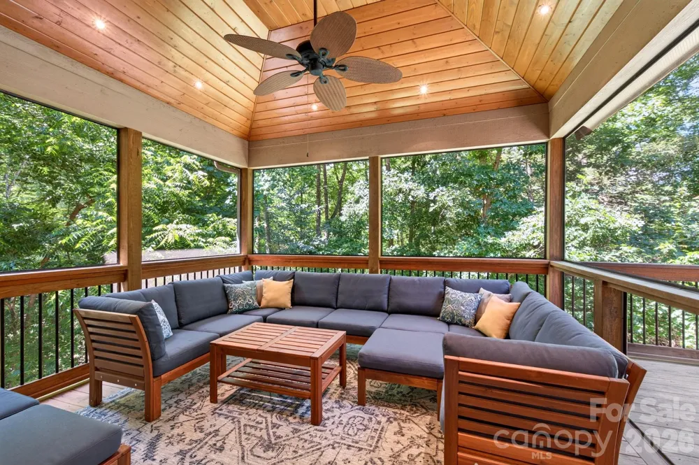 25 Whitaker View Road Fairview, NC 28730