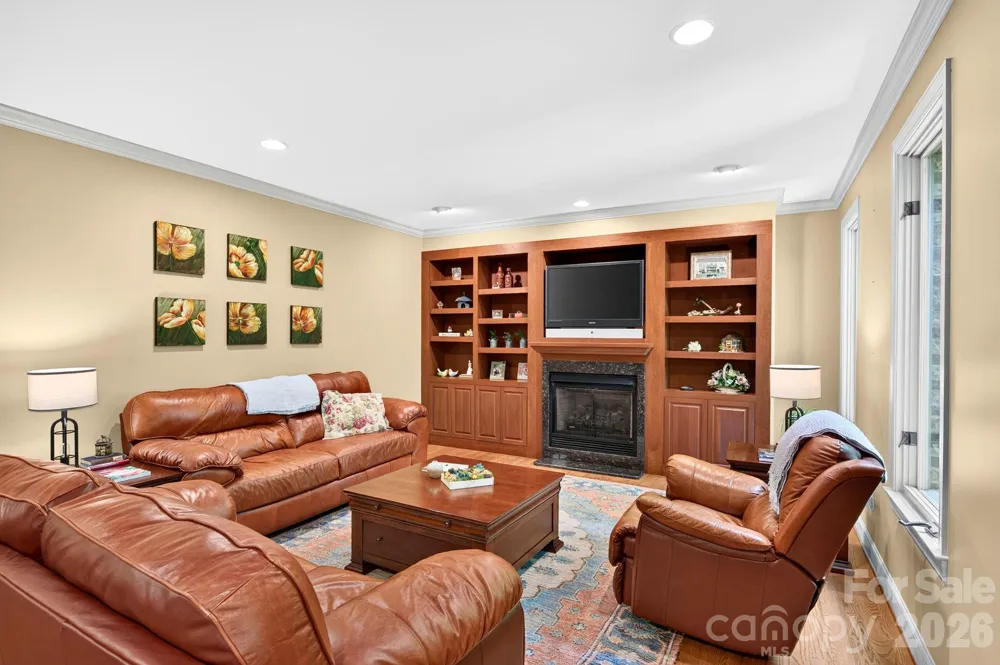 25 Whitaker View Road Fairview, NC 28730