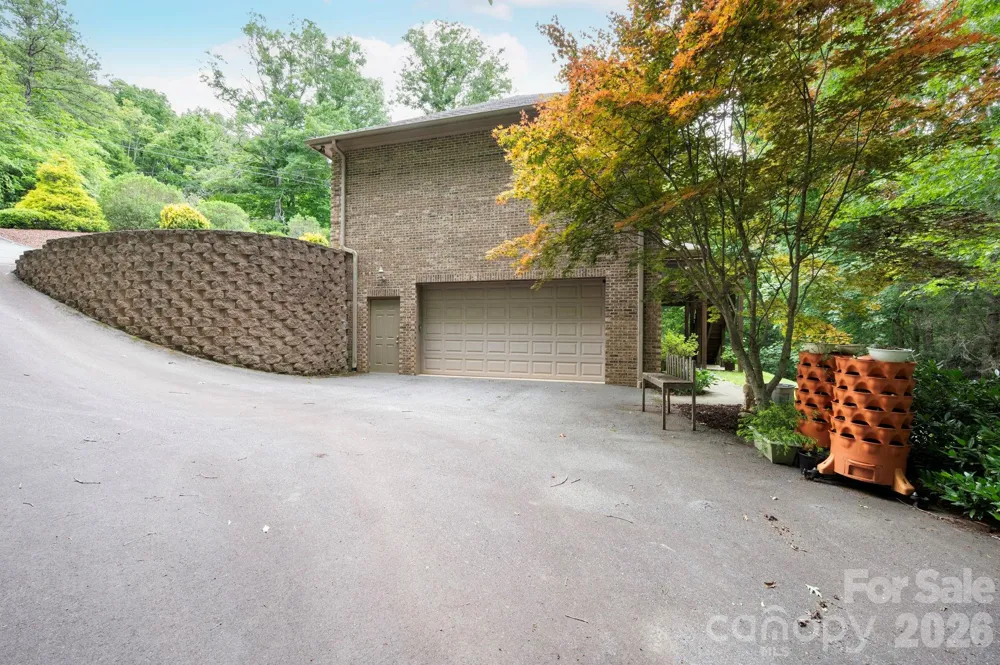 25 Whitaker View Road Fairview, NC 28730