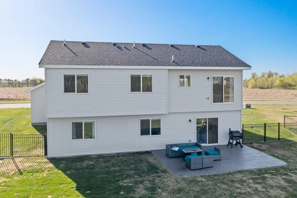 1120 7th Avenue NE Isanti, MN 55040
