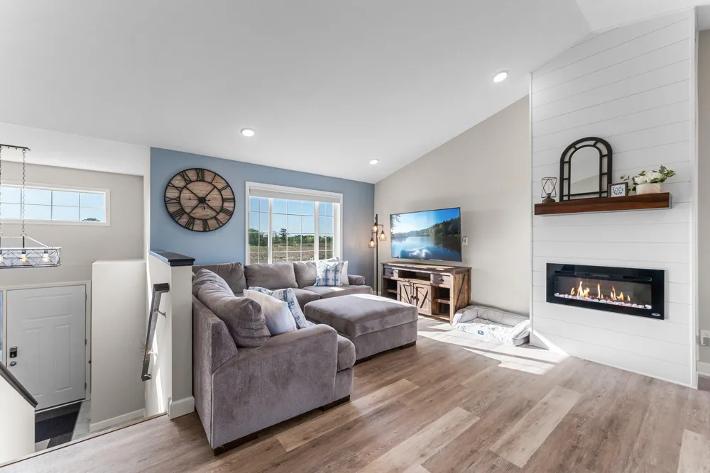 1120 7th Avenue NE Isanti, MN 55040