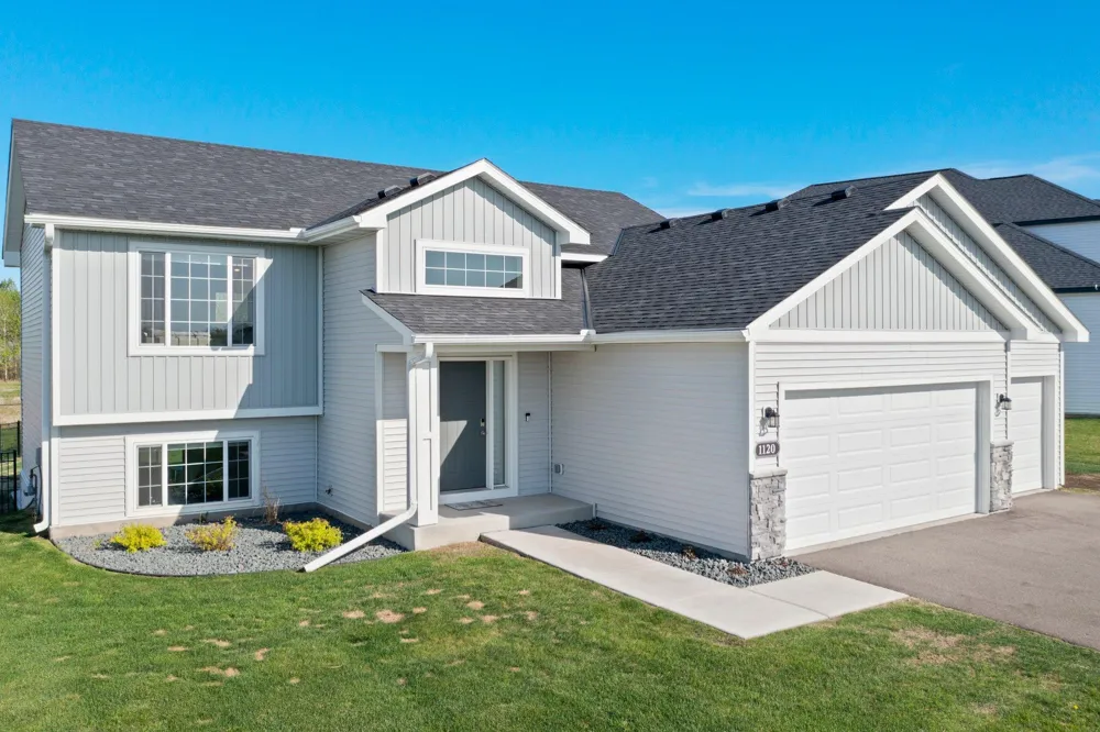 1120 7th Avenue NE Isanti, MN 55040