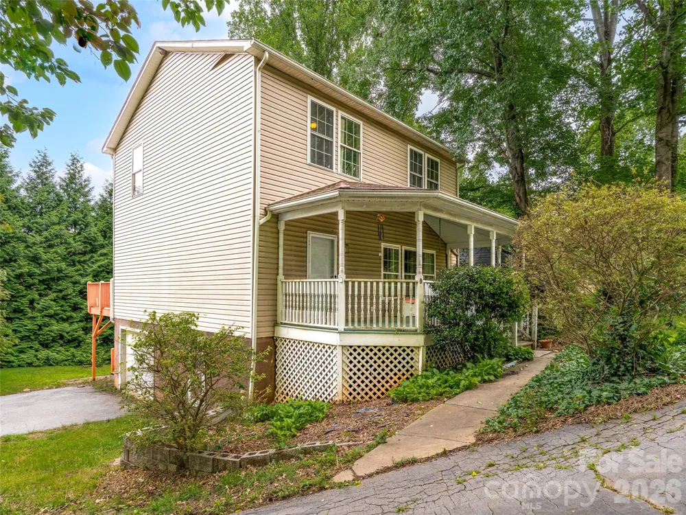 17 Captains Drive Candler, NC 28715