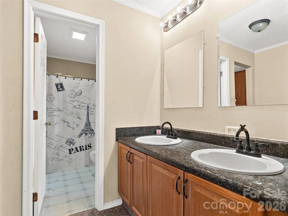 17 Captains Drive Candler, NC 28715