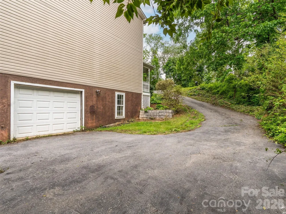 17 Captains Drive Candler, NC 28715