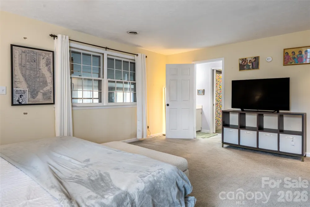 233 Church Road Fairview, NC 28730