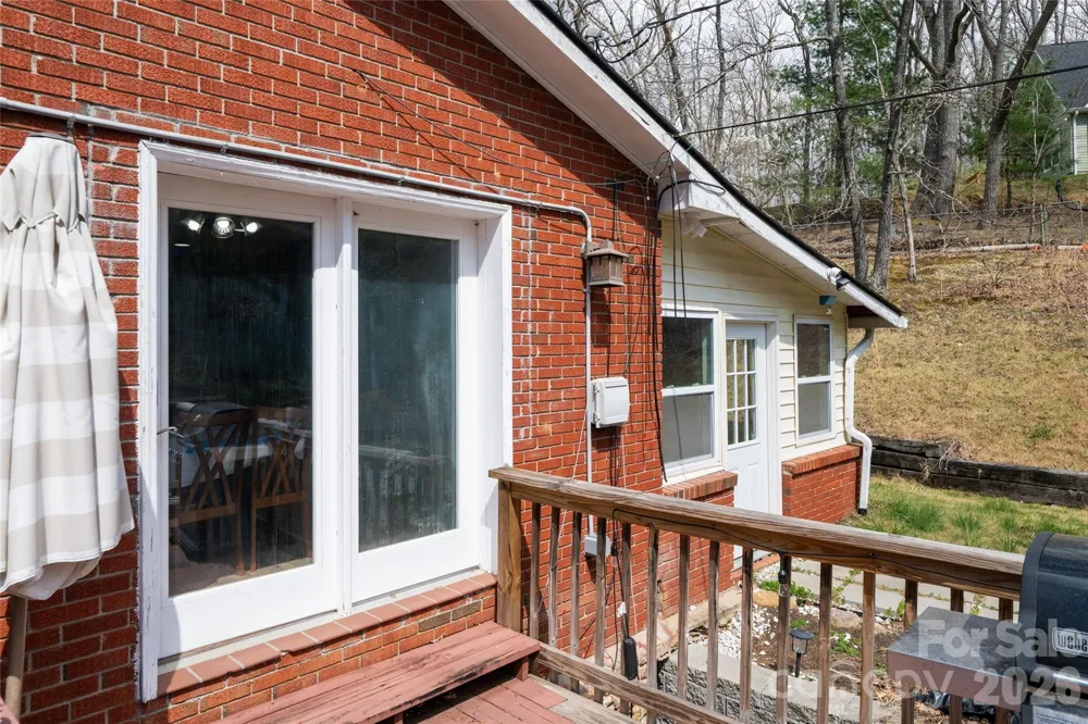 233 Church Road Fairview, NC 28730