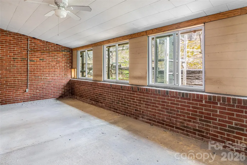 233 Church Road Fairview, NC 28730