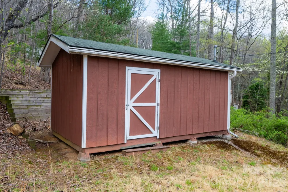 233 Church Road Fairview, NC 28730
