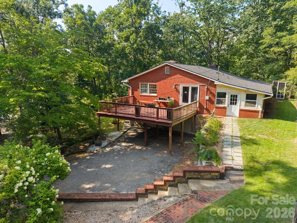 233 Church Road Fairview, NC 28730