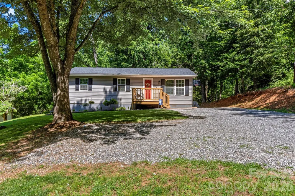 848 Huffman River Lane Purlear, NC 28665