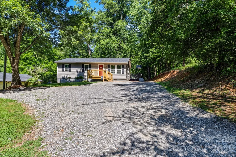 848 Huffman River Lane Purlear, NC 28665