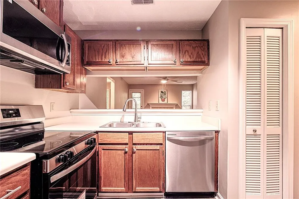 436 Teal Court Roswell, GA 30076