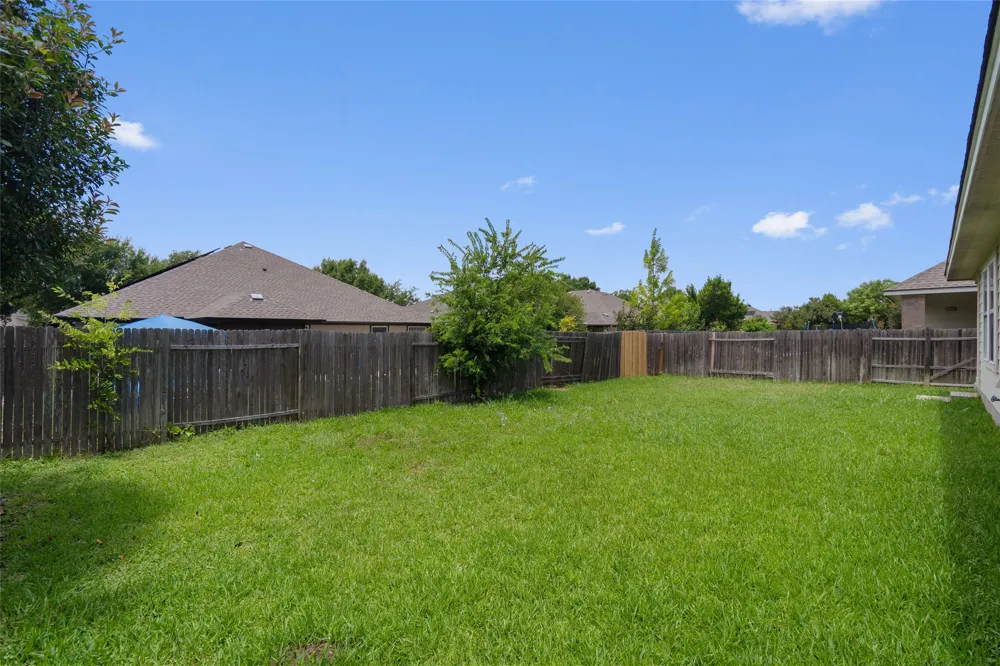 3924 Links Lane Round Rock, TX 78664