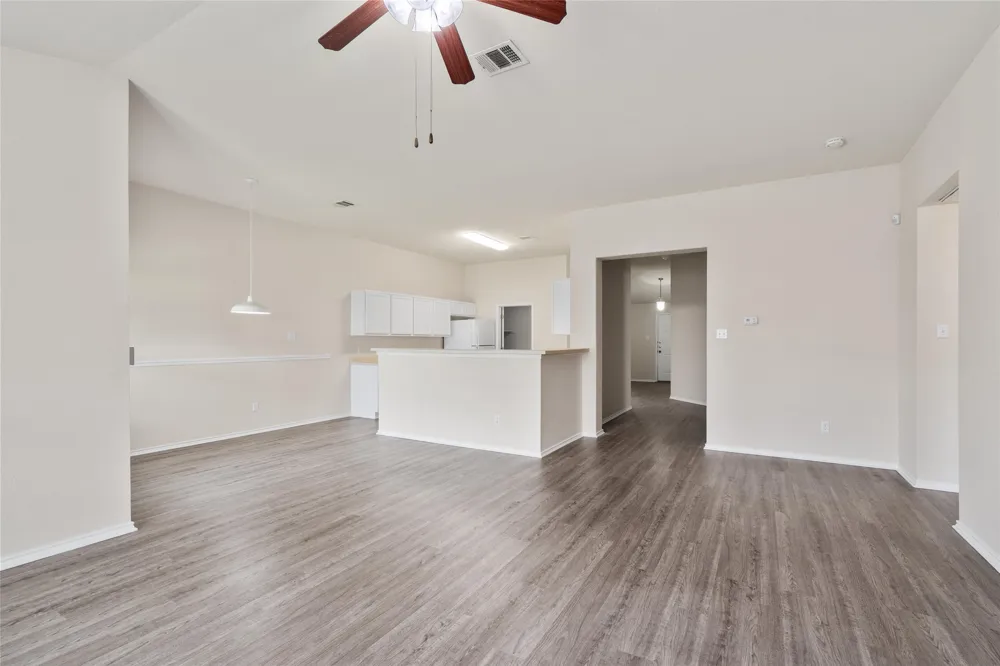 3924 Links Lane Round Rock, TX 78664